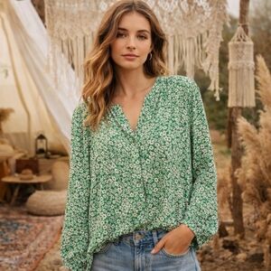 BeachLunchLounge 100% Viscose Green Floral Blouse Boho Cottagecore Lightweight